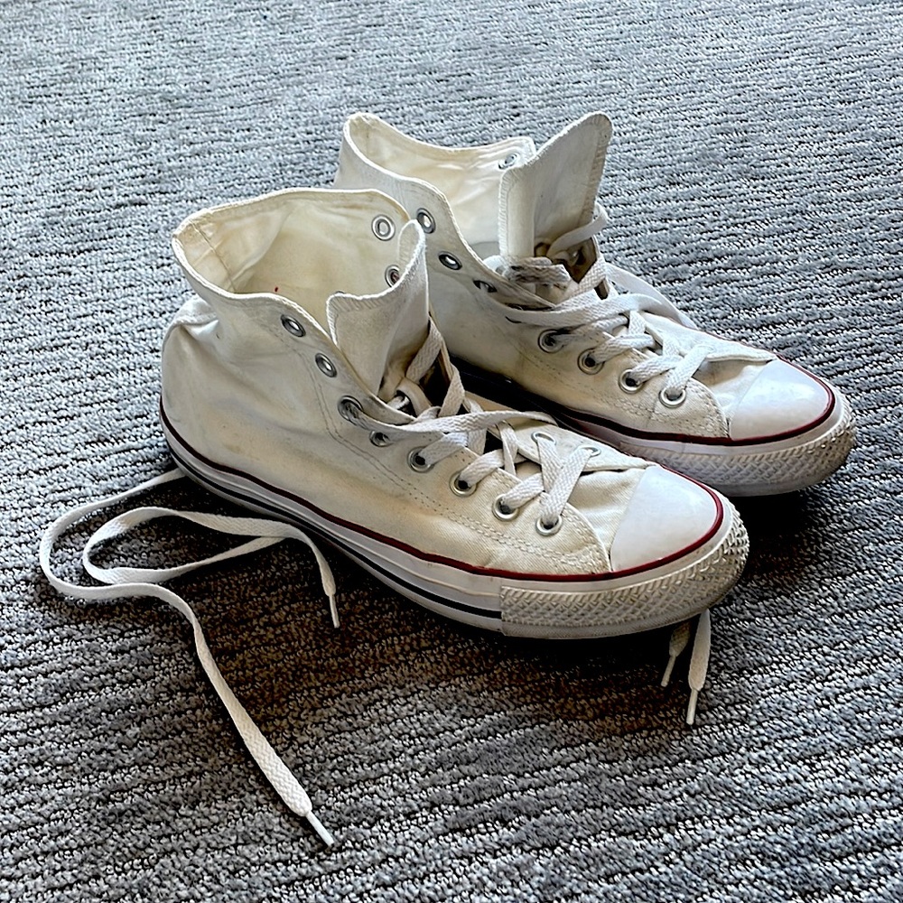 Converse- Womens 9.5